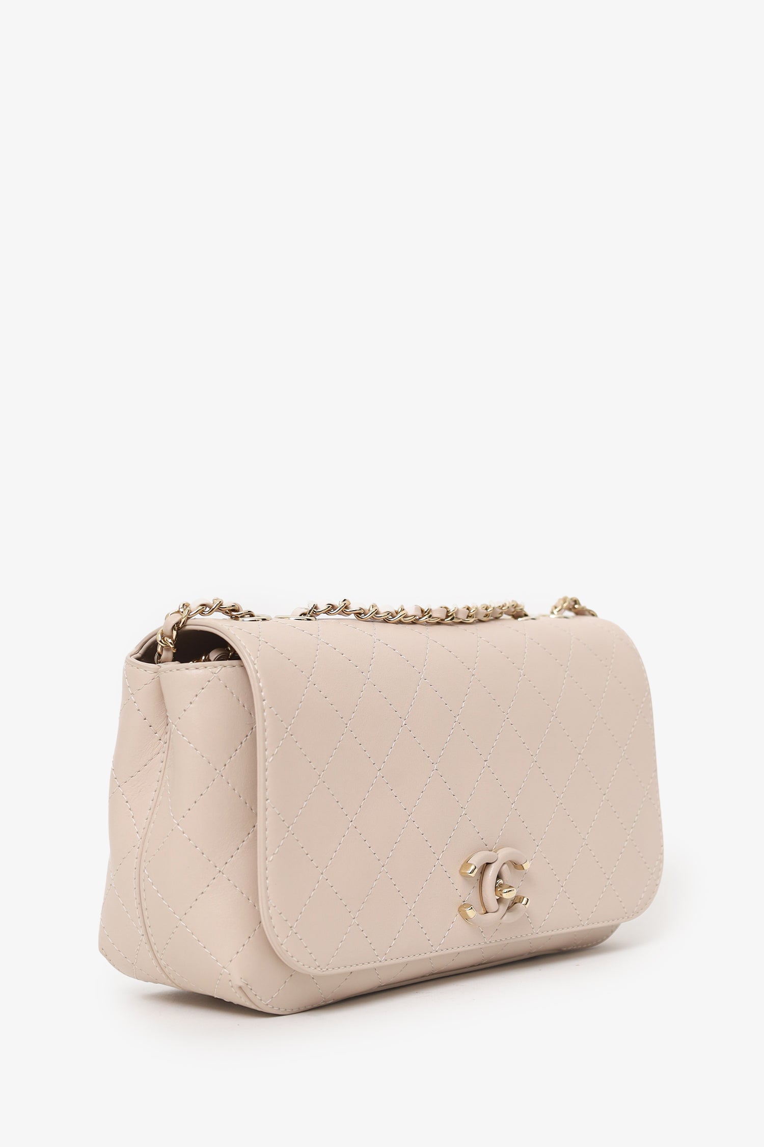 Pre-Loved Chanel™ 2019 Cream Leather Quilted Flat Bag