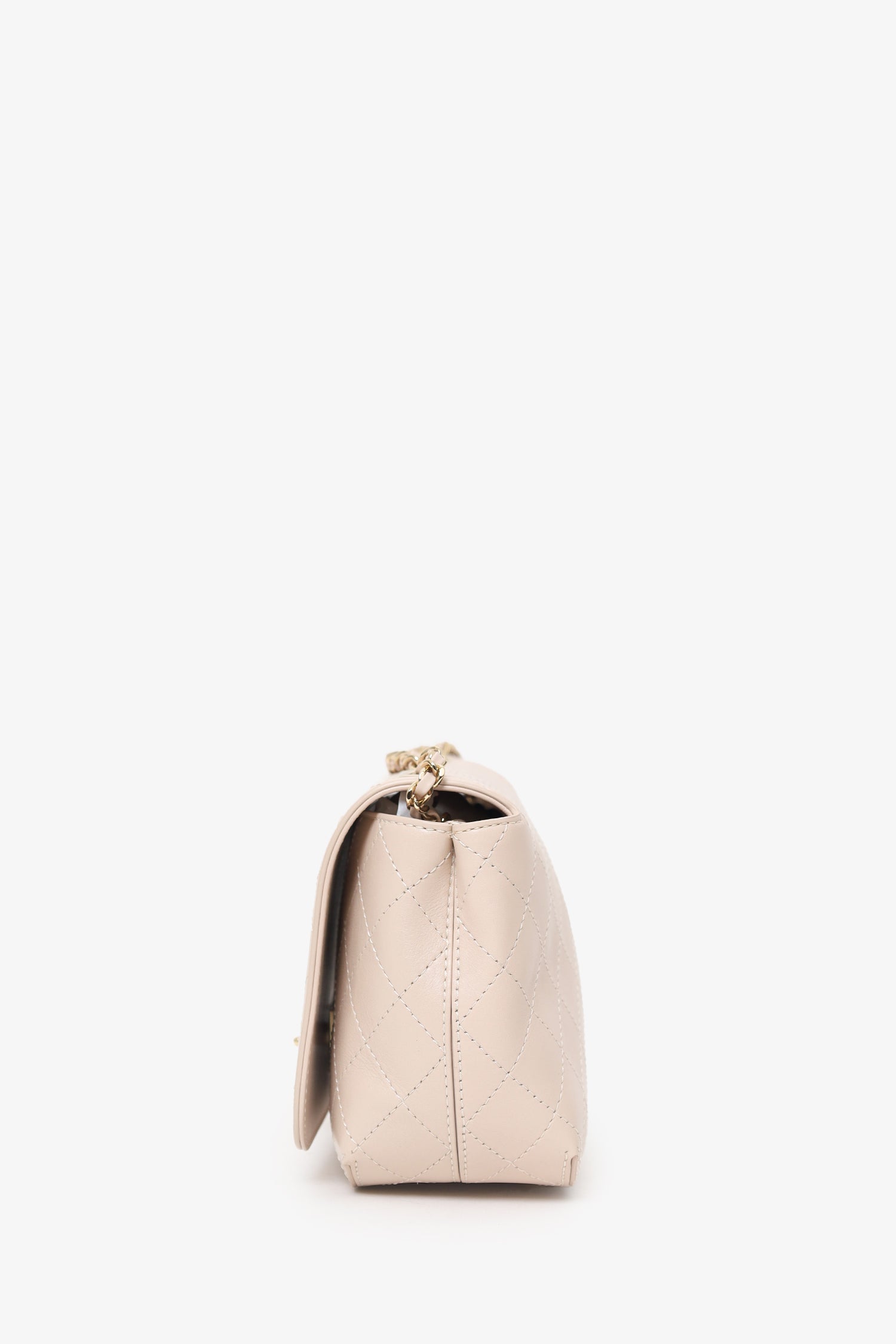 Pre-Loved Chanel™ 2019 Cream Leather Quilted Flat Bag