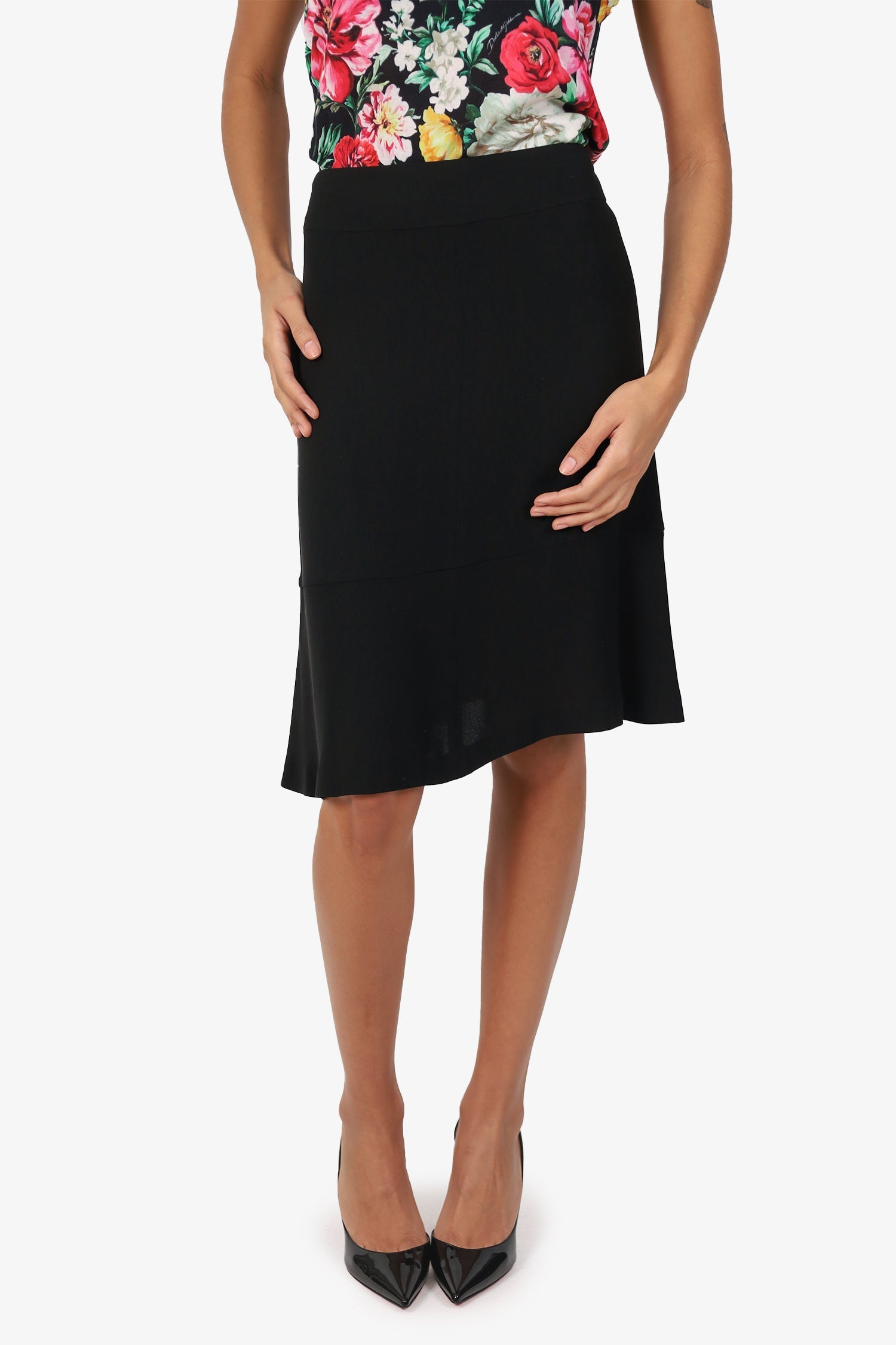 Pre-Loved Chanel™ 01C Black Silk Mini Skirt Size 42