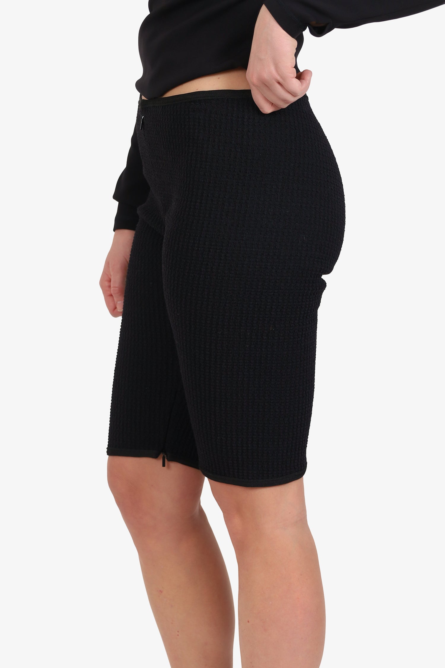 Gucci Black Crinkle Knee Length Shorts Size 44