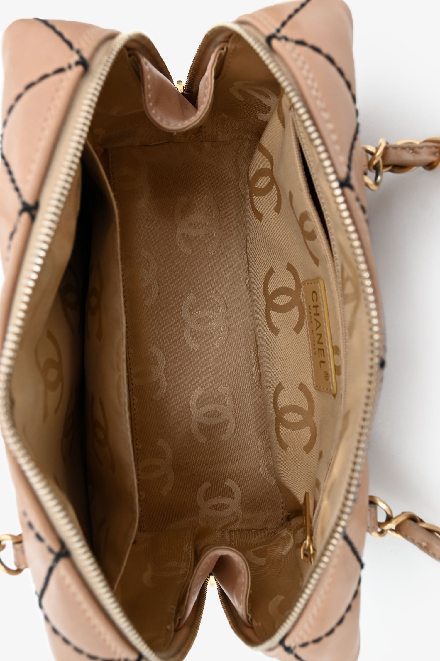 Pre-Loved Chanel™ 2003/2004 Cream Leather Wild Stitch Surpique Bowler Bag