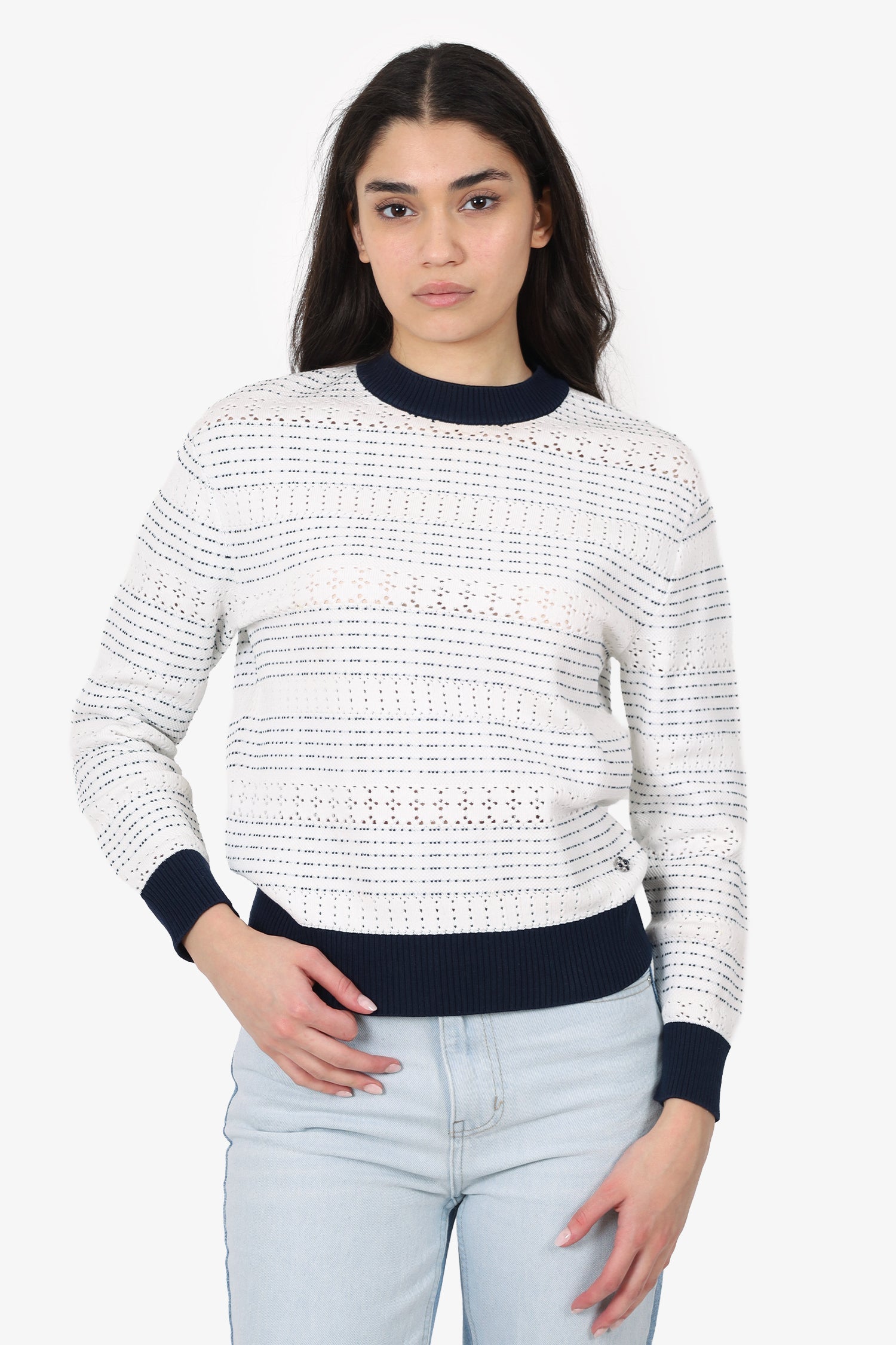 Pre-Loved Chanel™ White/Navy Knit Sweater Size 34
