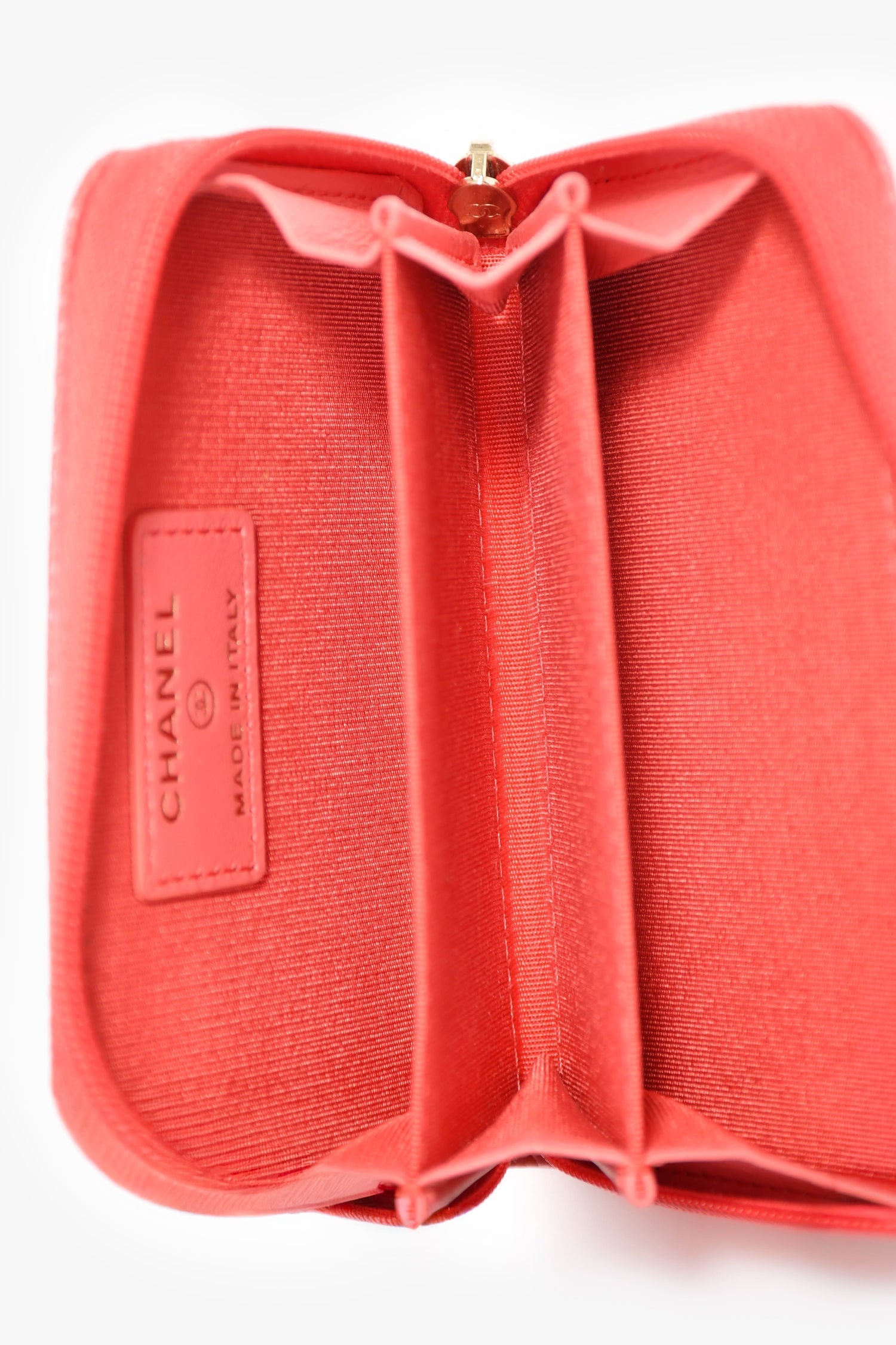 Pre-Loved Chanel™ 2018-19 Pink Caviar Leather Zip Coin Pouch
