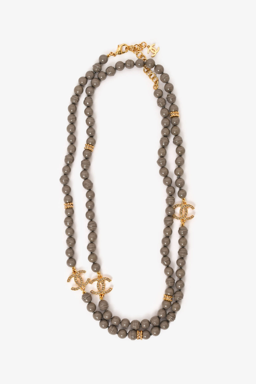 Pre-Loved Chanel™ 2024 Grey Gold Tone Faux Pearls/Strass CC Logo Long Necklace