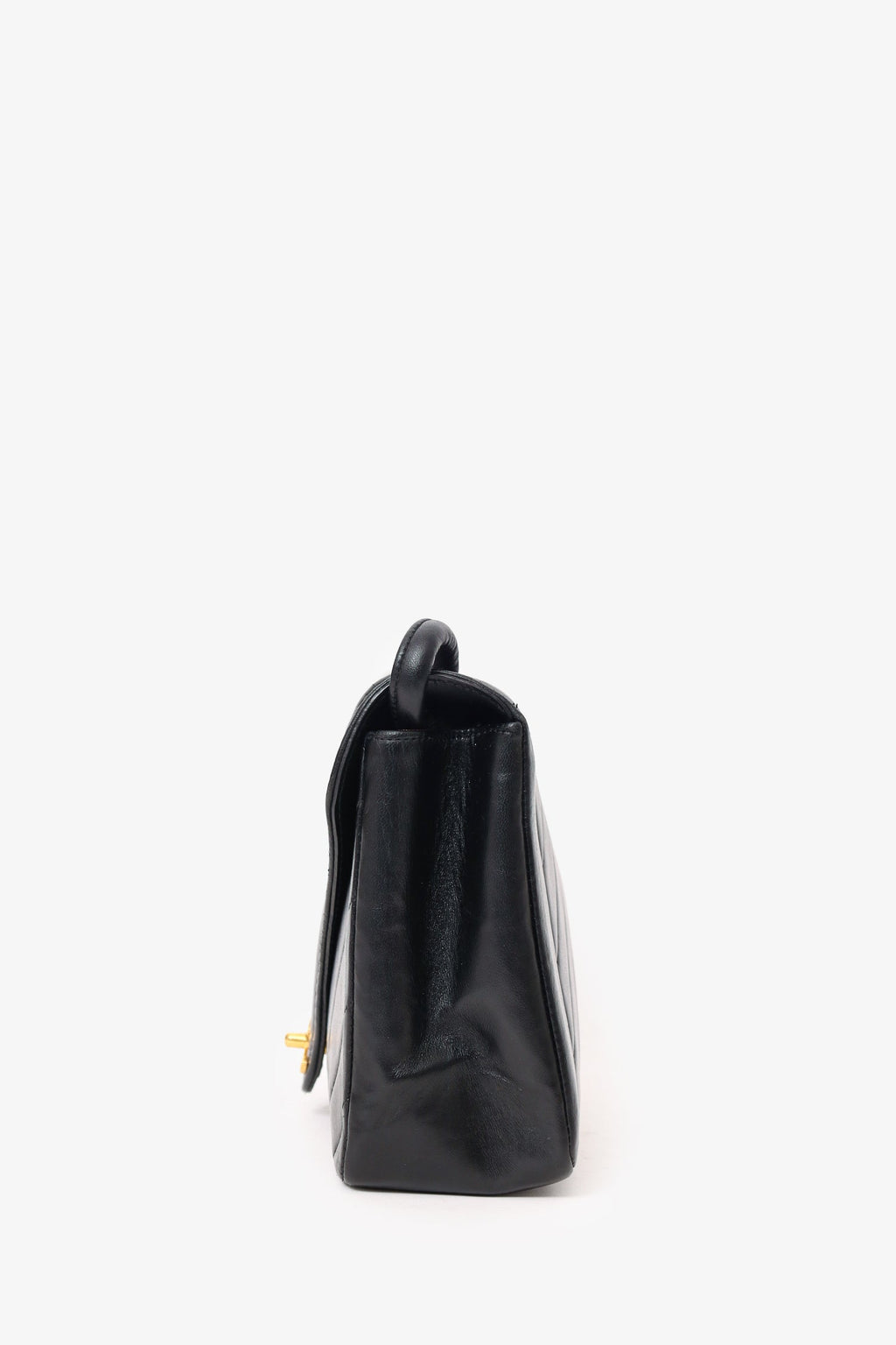 Pre-Loved Chanel™ 1991-94 Black Chevron Leather Medium Envelope Flap Bag (Refurbished)