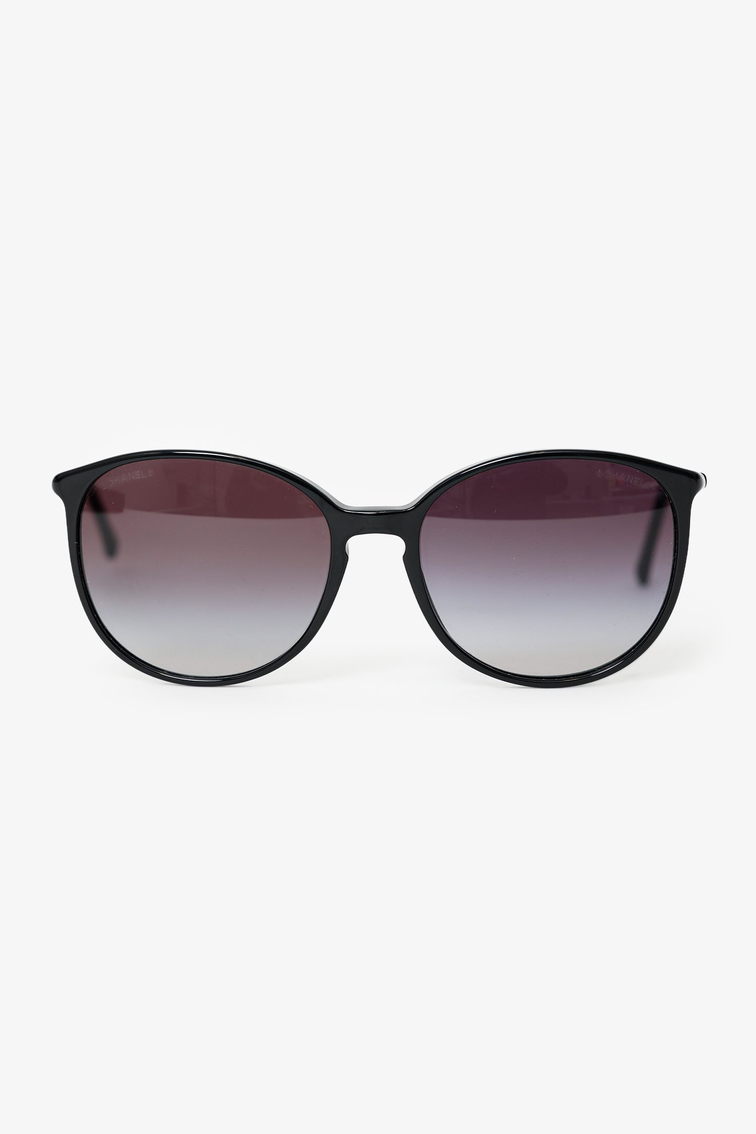 Pre-Loved Chanel™ Black Frame Interlocking CC Logo Round Sunglasses