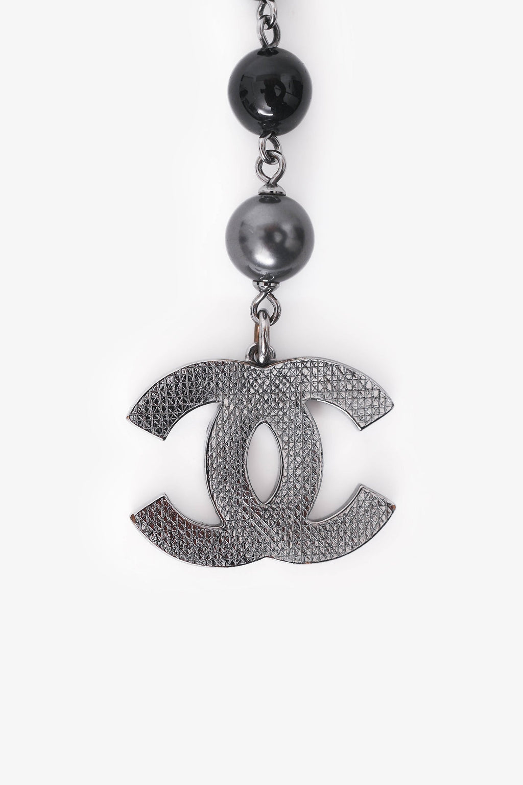 Pre-Loved Chanel™ 2013 Black/Silver Tone Metal Beaded CC Bracelet