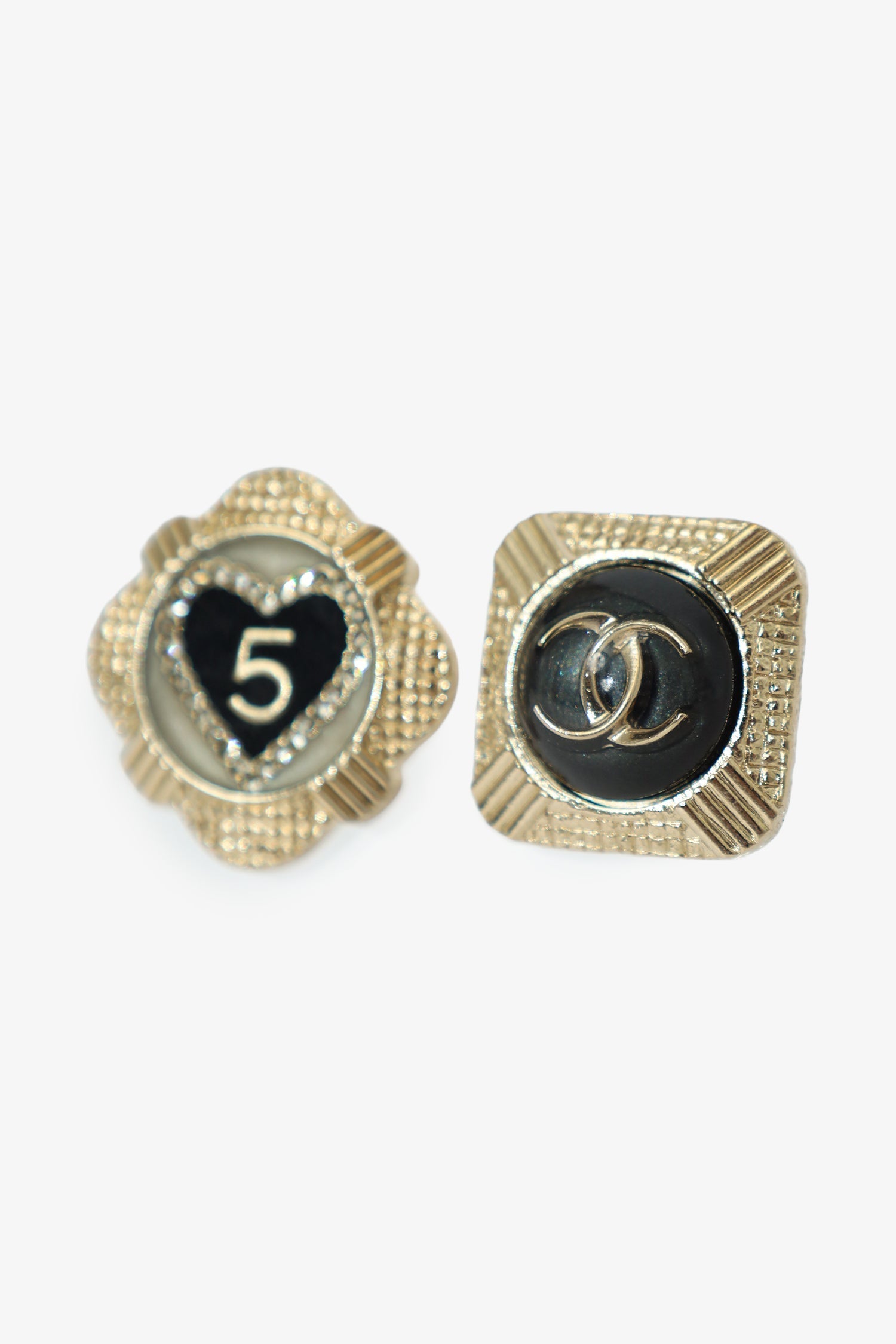 Pre-Loved Chanel™ 2021 Resin & Strass CC Pin Brooch Set