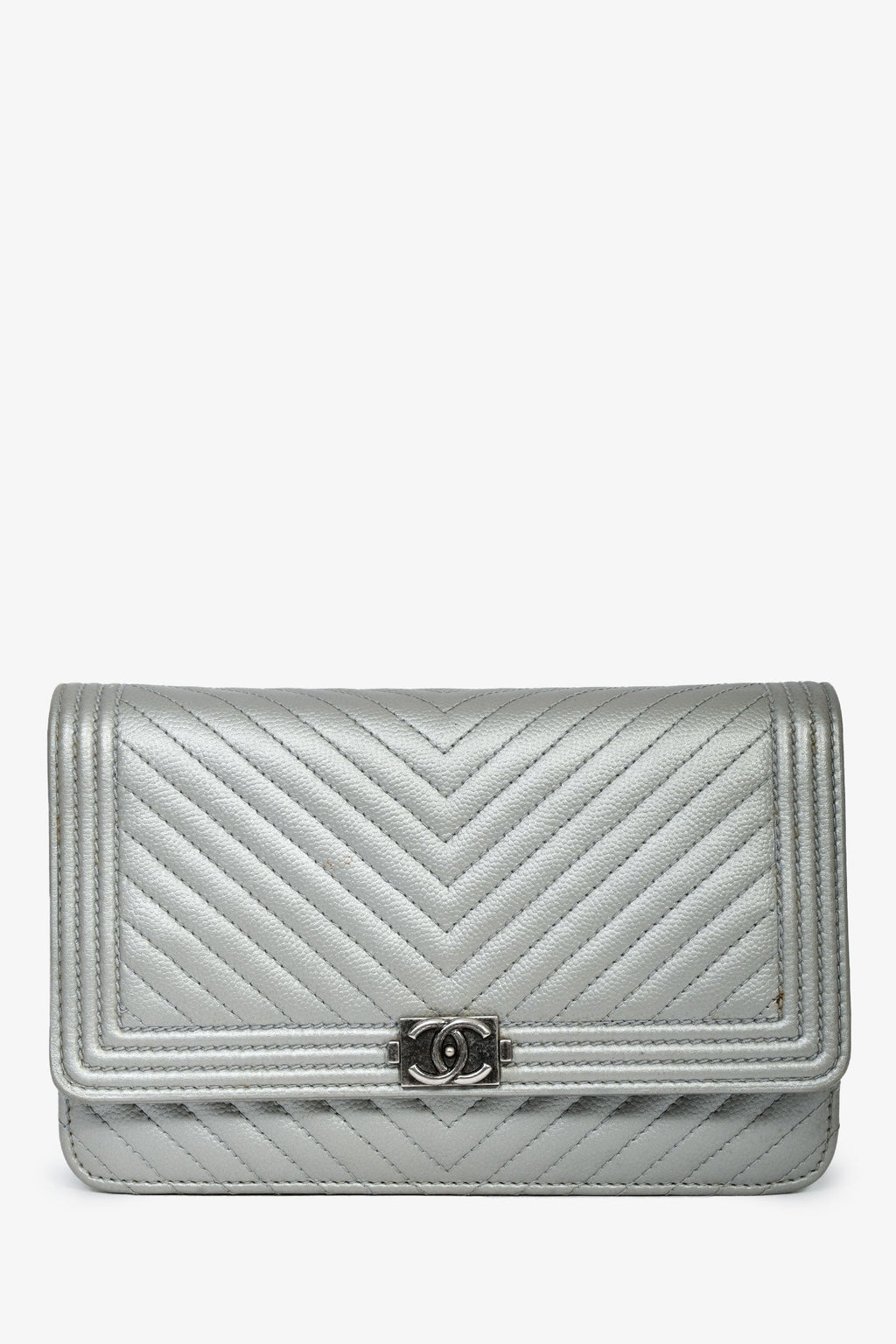 Pre-Loved Chanel™ 2016 Silver Metallic Caviar Leather Chevron Wallet on Chain