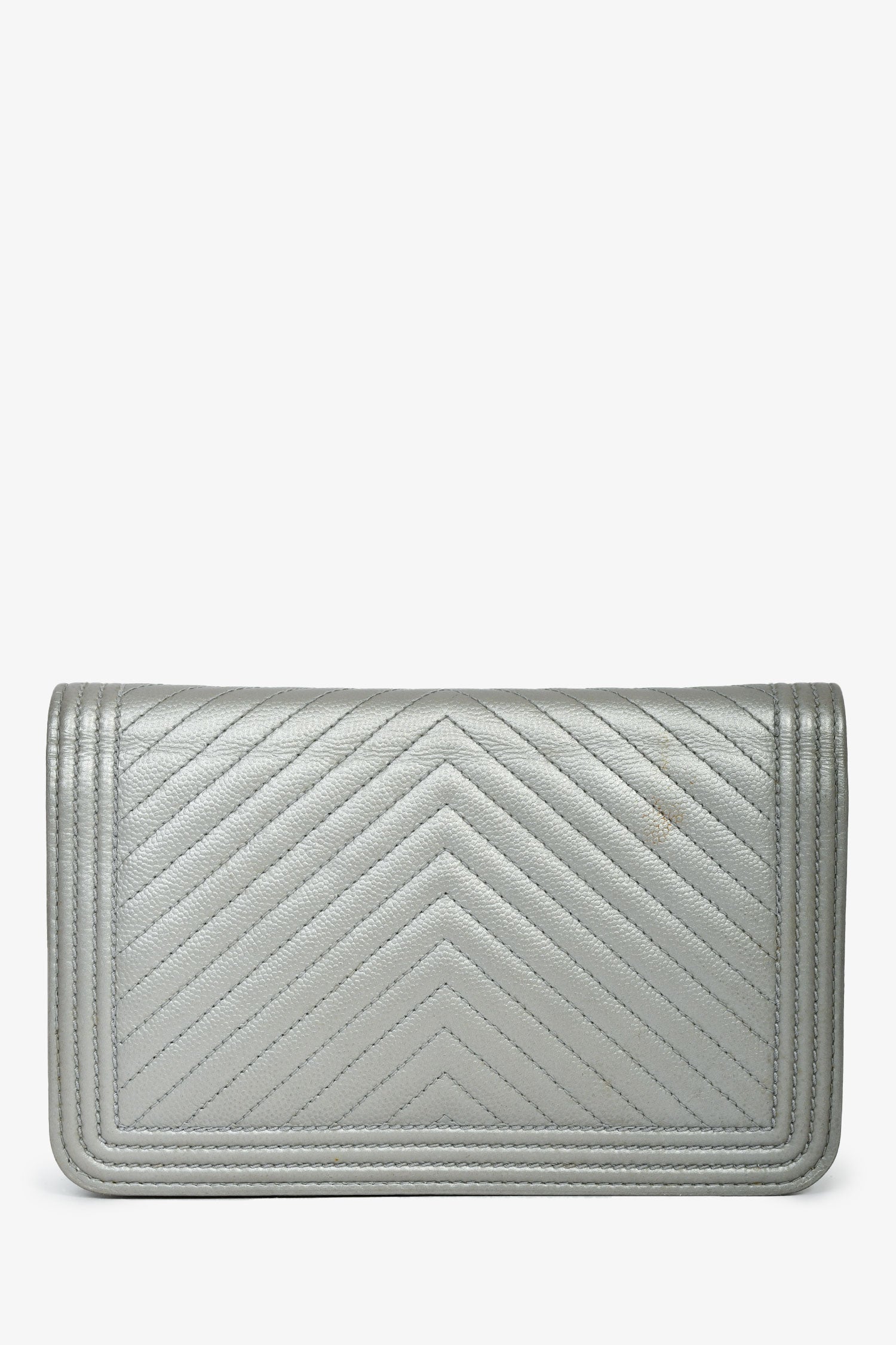 Pre-Loved Chanel™ 2016 Silver Metallic Caviar Leather Chevron Wallet on Chain