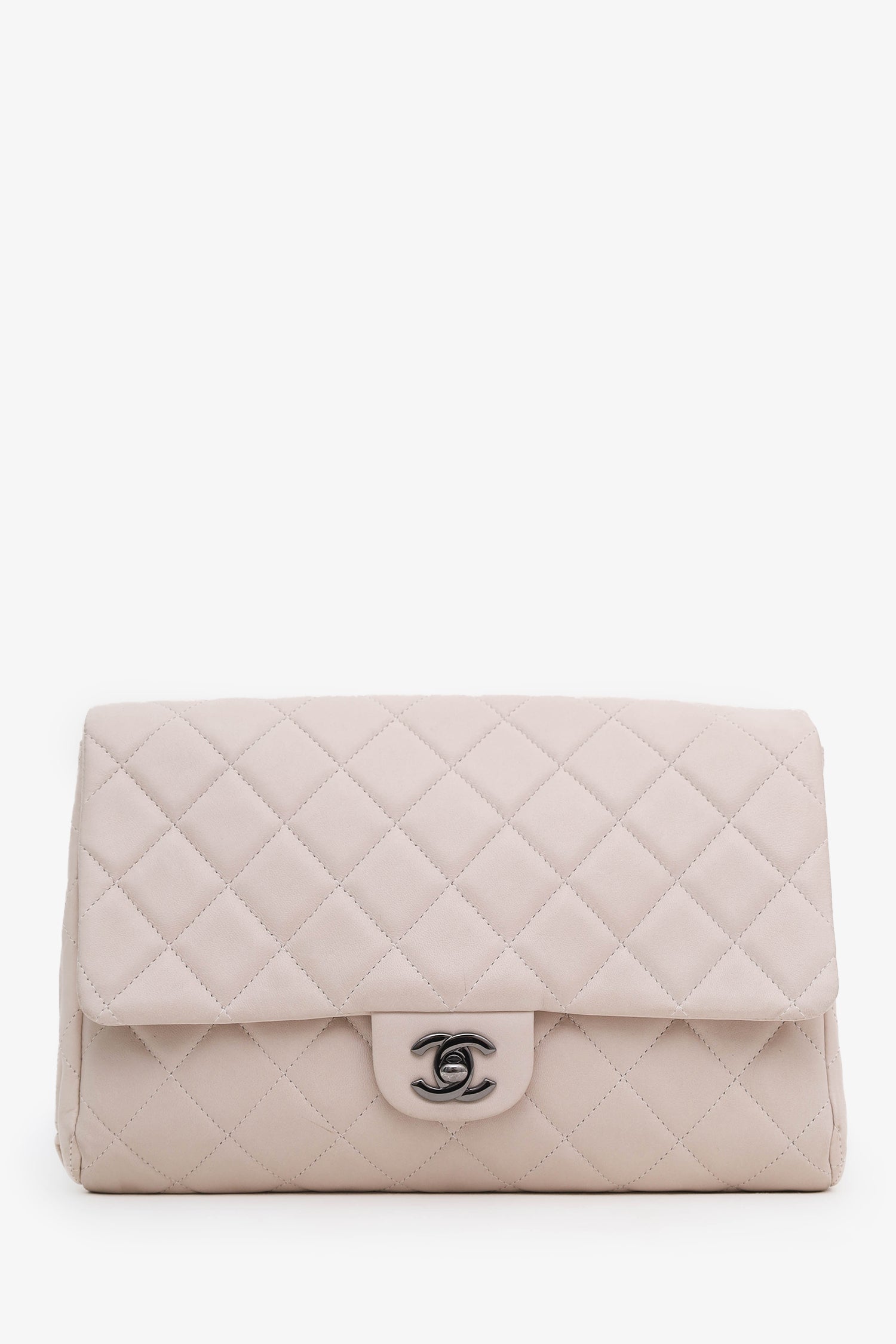 Pre-Loved Chanel™ Pink Quilted Lambskin Clutch on Chain