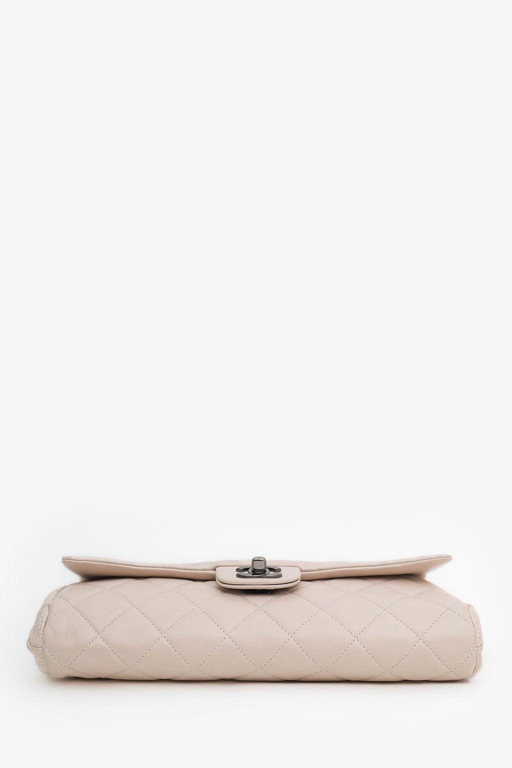Pre-Loved Chanel™ Pink Quilted Lambskin Clutch on Chain