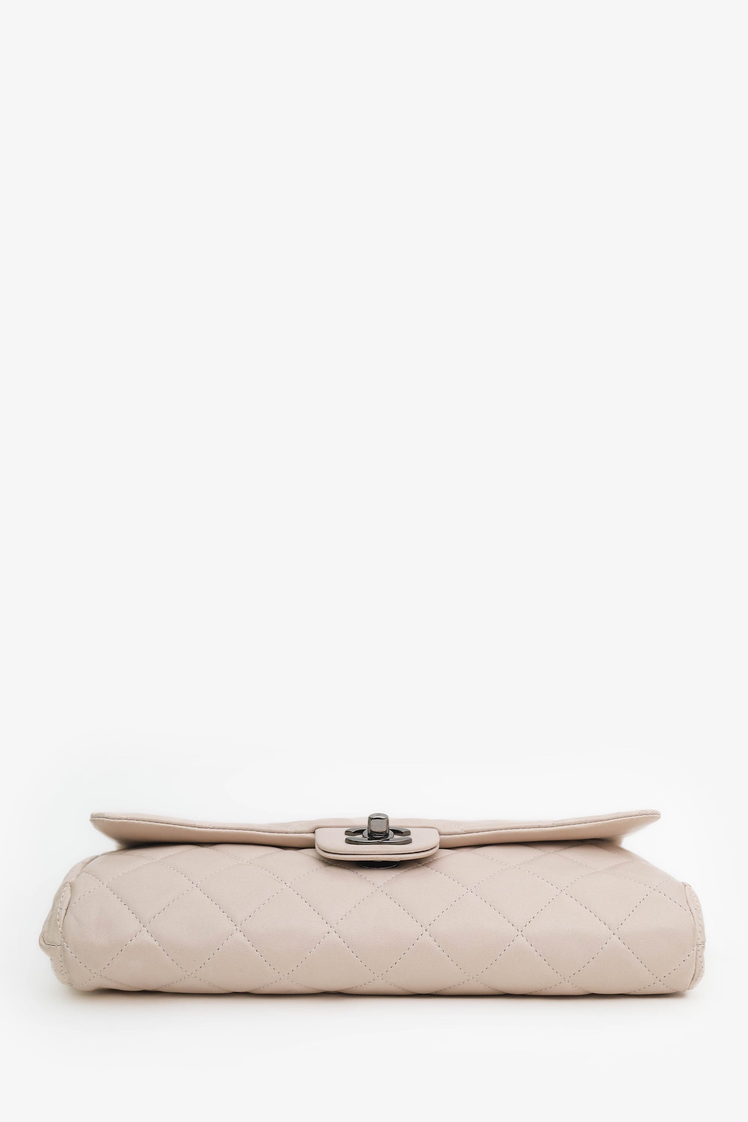 Pre-Loved Chanel™ Pink Quilted Lambskin Clutch on Chain