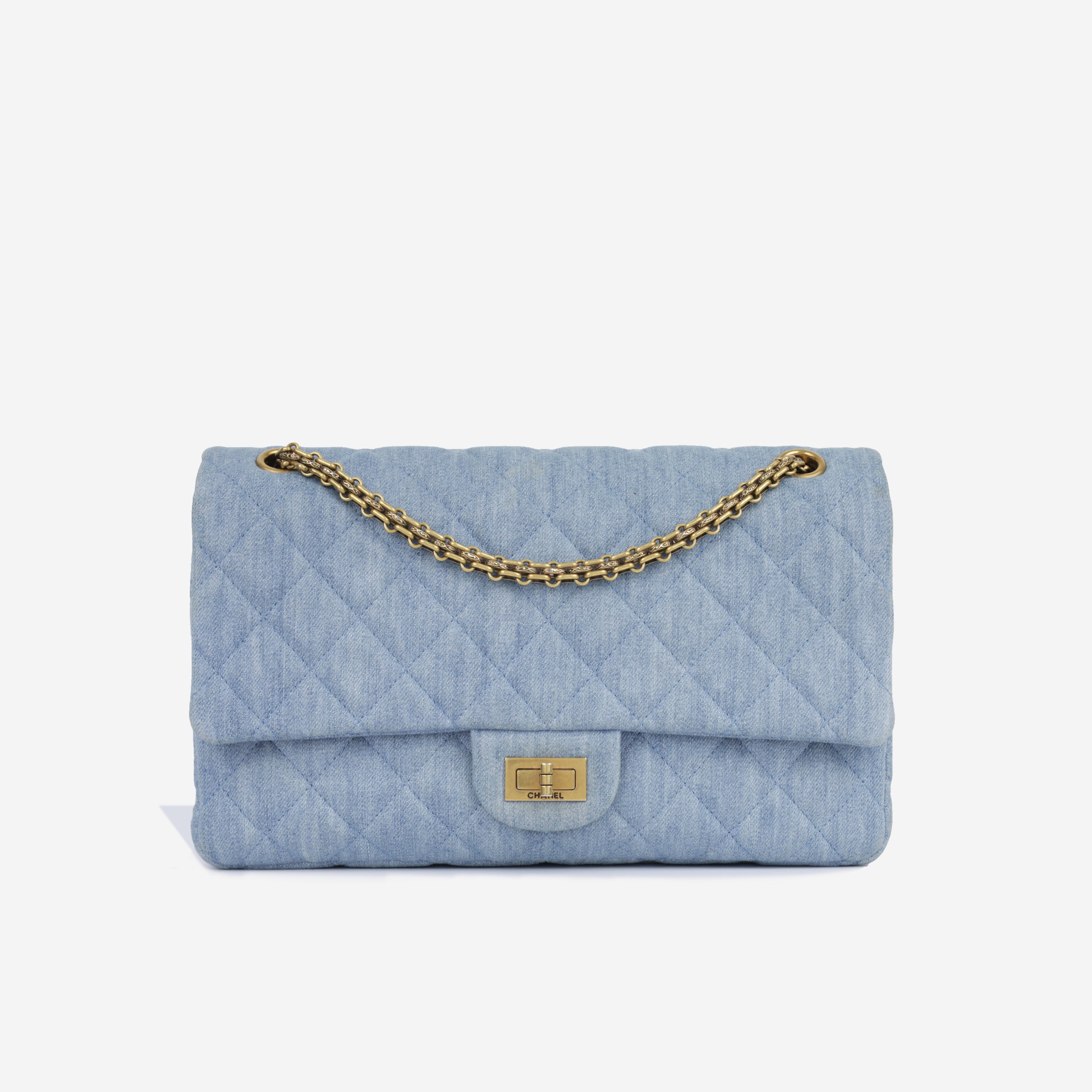 Chanel 2.55 Reissue 226