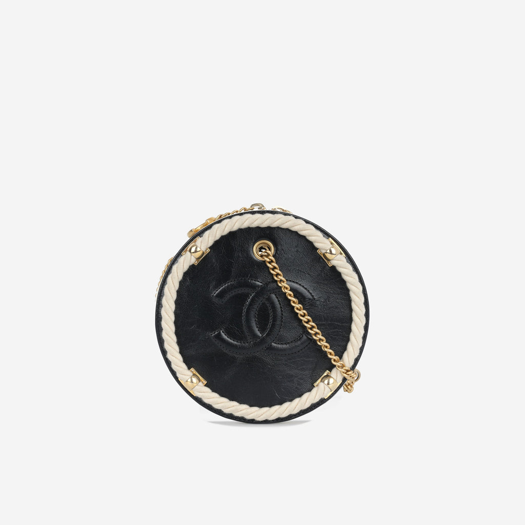 Chanel En Vogue Round Crossbody