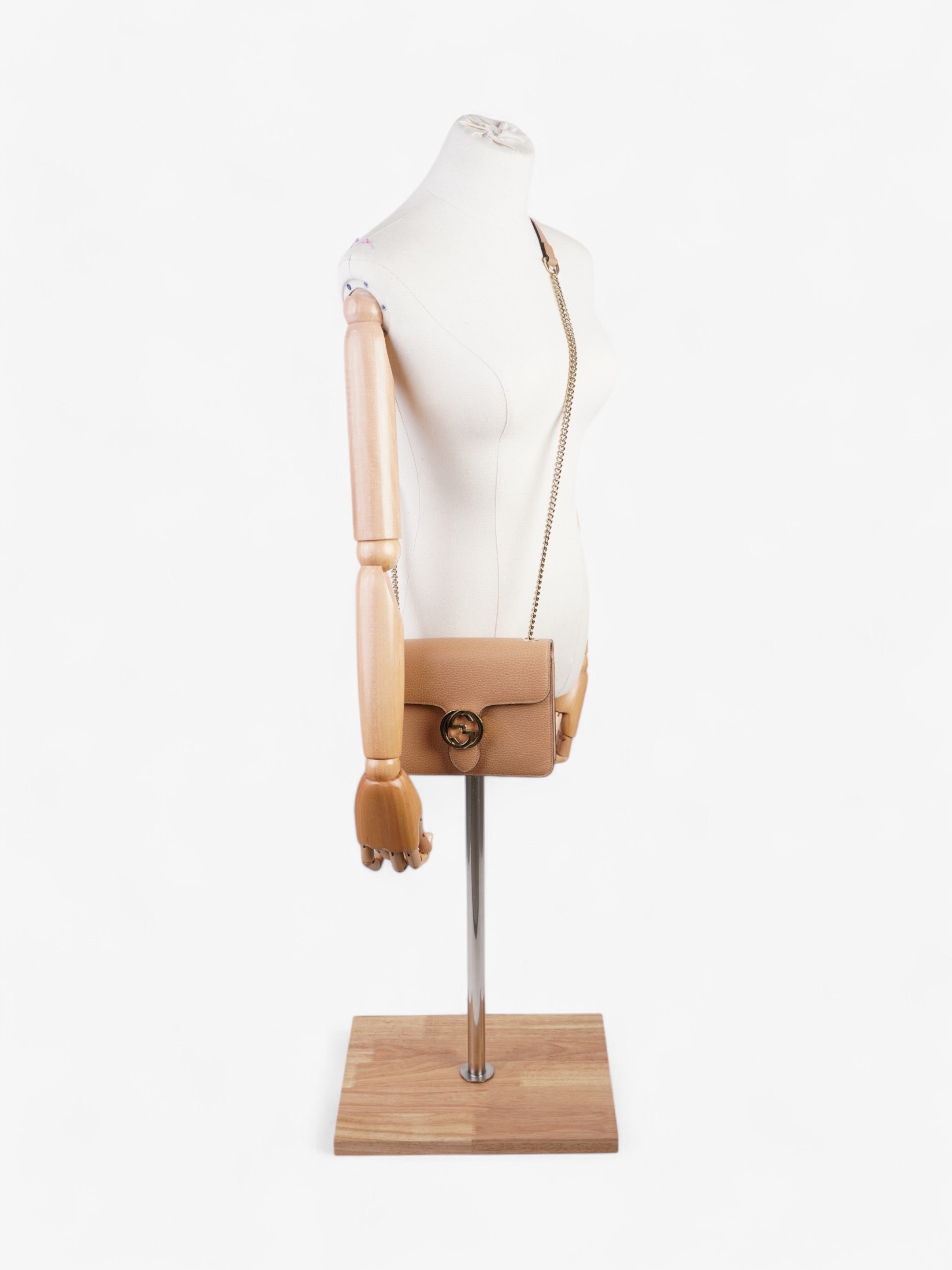 Gucci Interlocking GG Chain Beige Leather