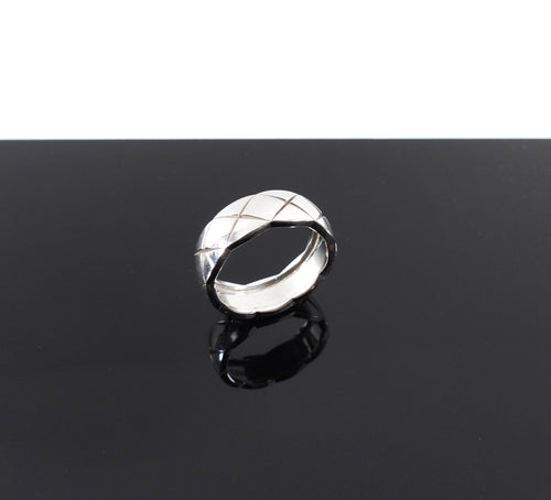 Chanel 18k White Gold Coco Crush Quilted Band Ring - 53 / 6.5