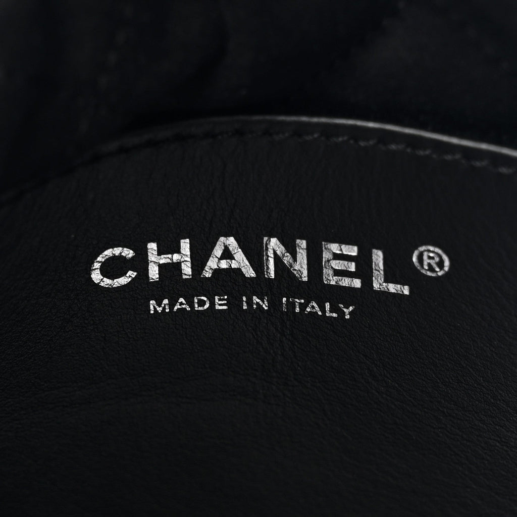 Shiny Calfskin Quilted Mini Chanel 22 So Black