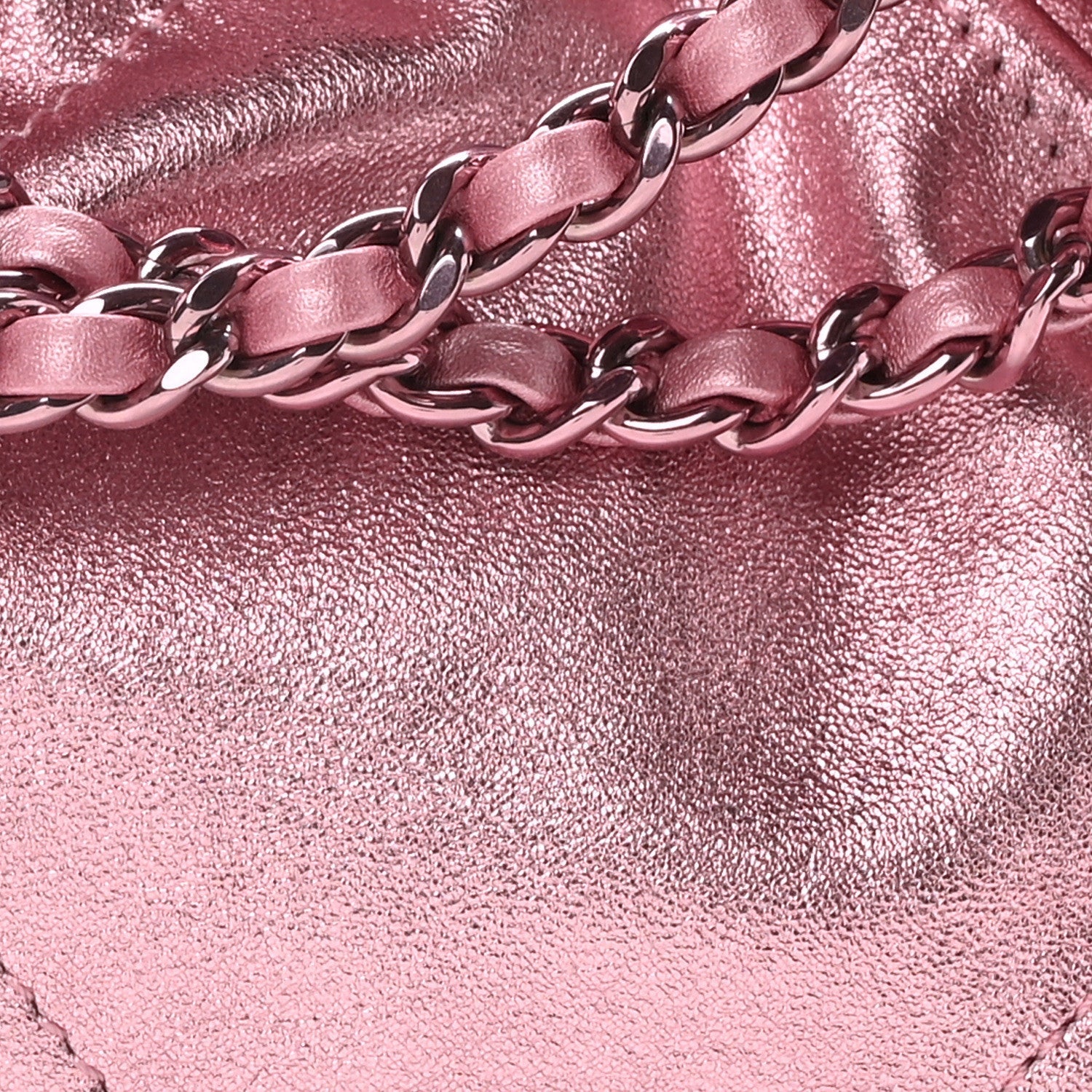 Metallic Lambskin Lacquered Monochrome Quilted Mini Chanel 22 Pink