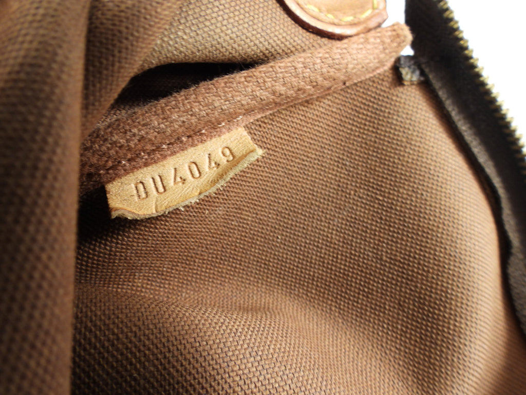Louis Vuitton Monogram Coated Canvas Eva Chain Clutch