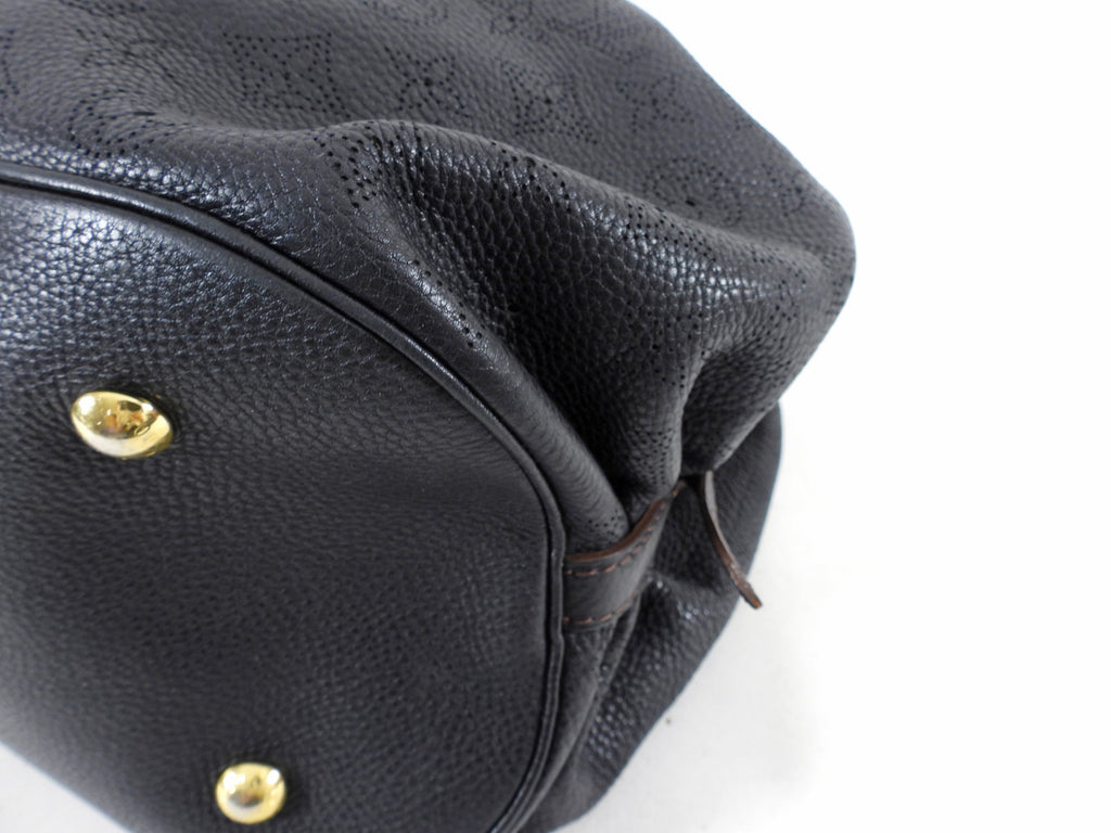 Louis Vuitton Black Mahina Leather Hobo XL