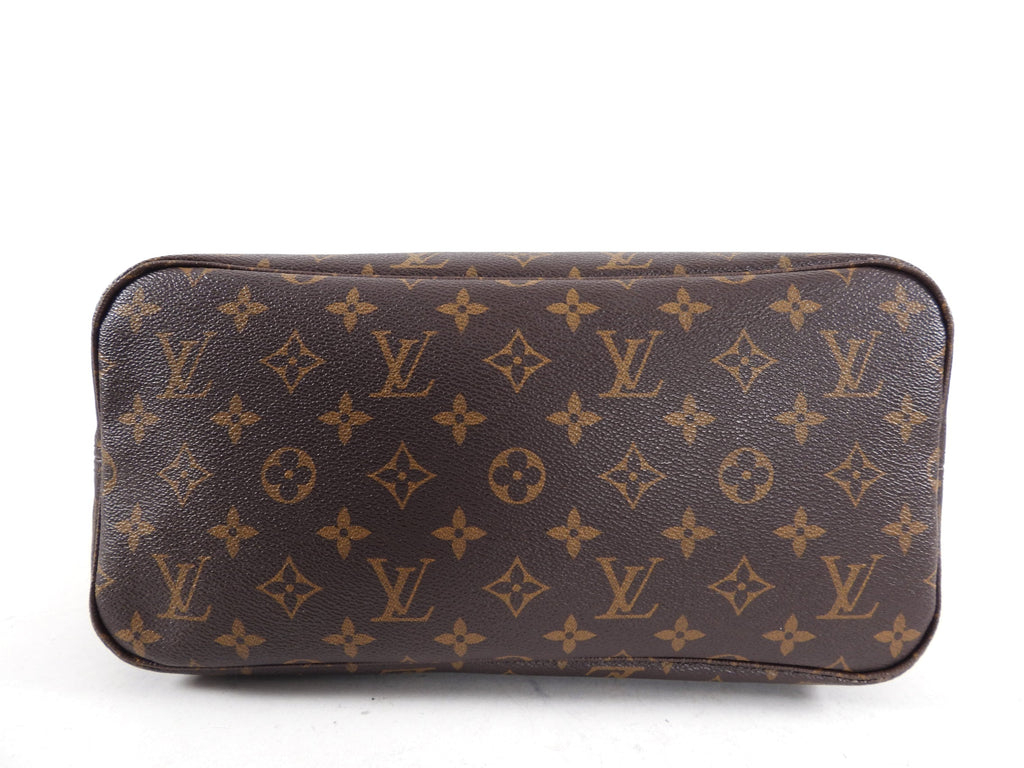Louis Vuitton Monogram Neverfull MM Tote Bag